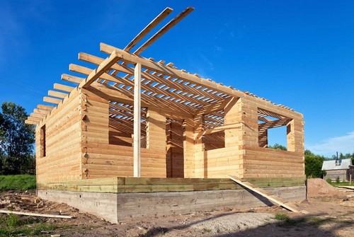 Что нужно учесть при строительстве деревянного дома?